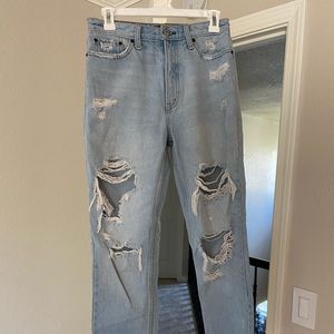 Abercrombie and Fitch mom jeans